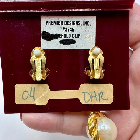 Premier Designs Gold and Cream Pearl Earrings - Picture 2 of 4